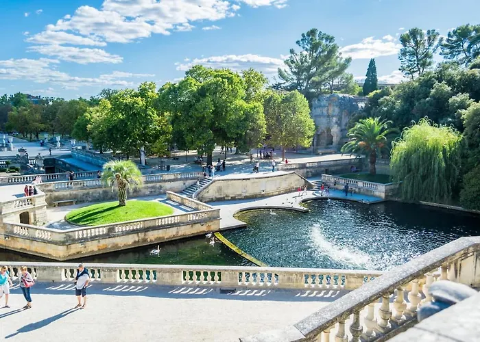 Un Petit Paradis, Centre De